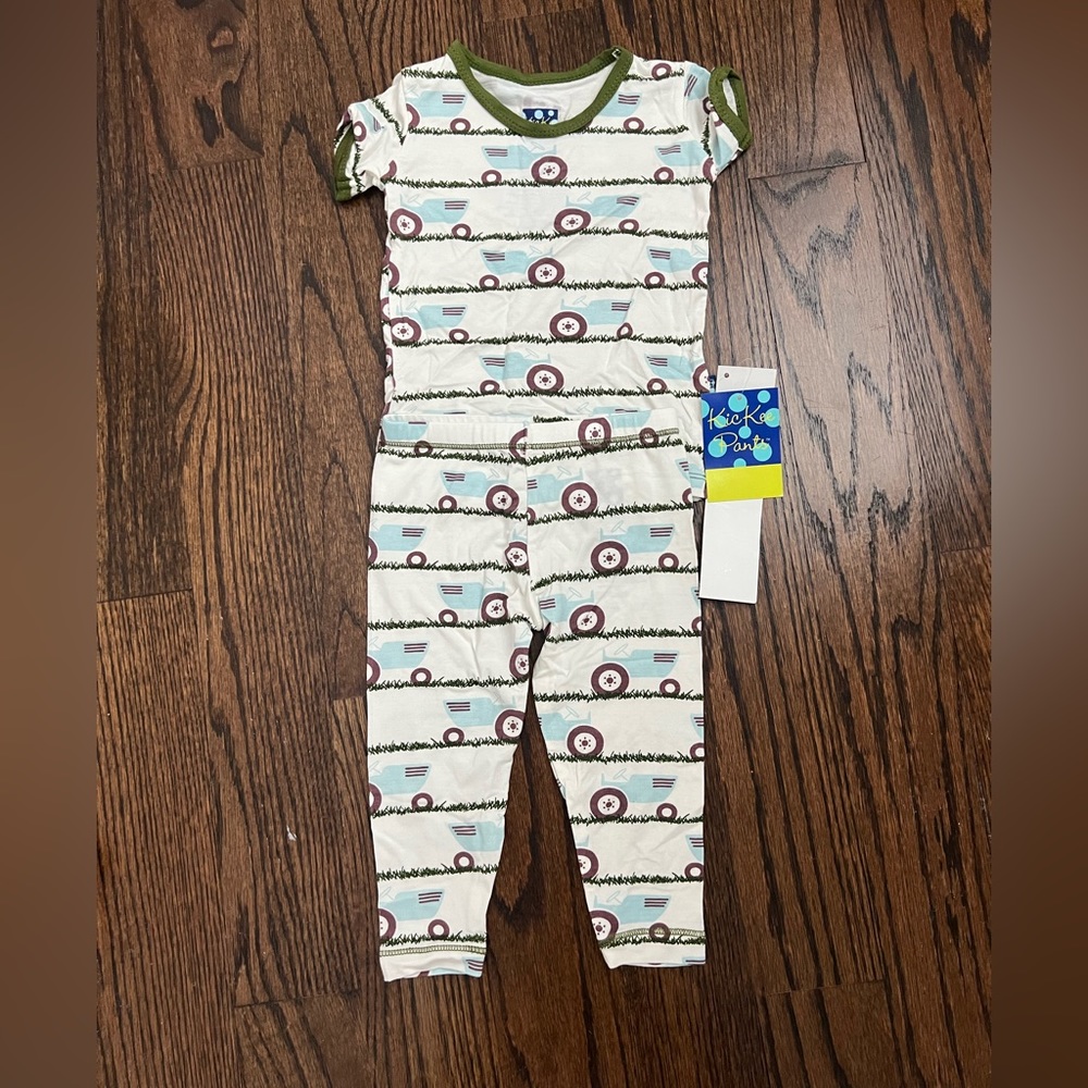 NWT Kickee Pants Short Sleeve Pajama Set - Natural Tractor and Grass 12-18m